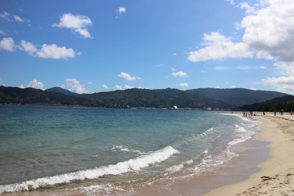 天橋立のいたるところで海水浴が楽しめます。