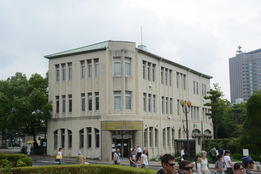 L'unico edificio non crollato per la bomba