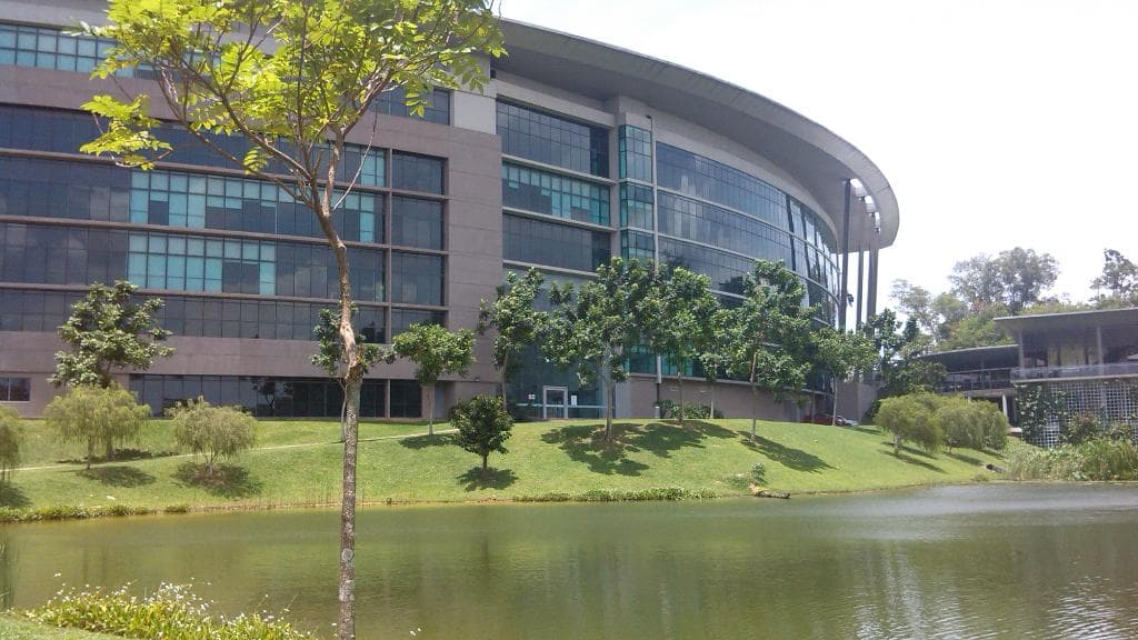 The Library with the Lake Garden