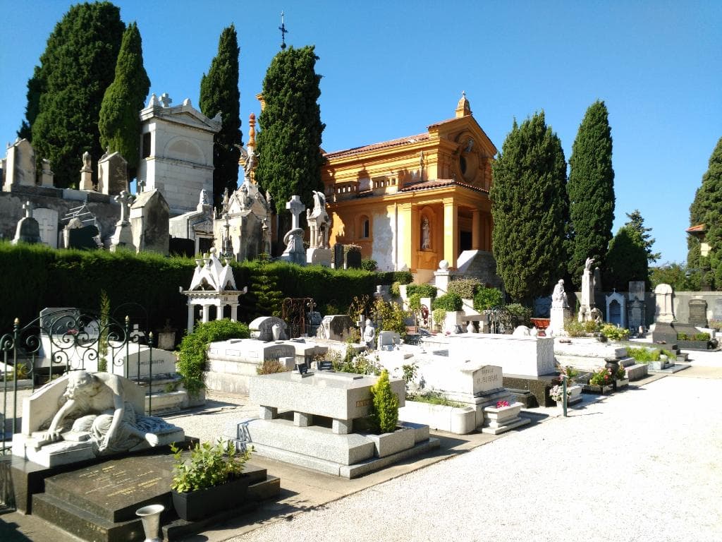 Elaborate tombs