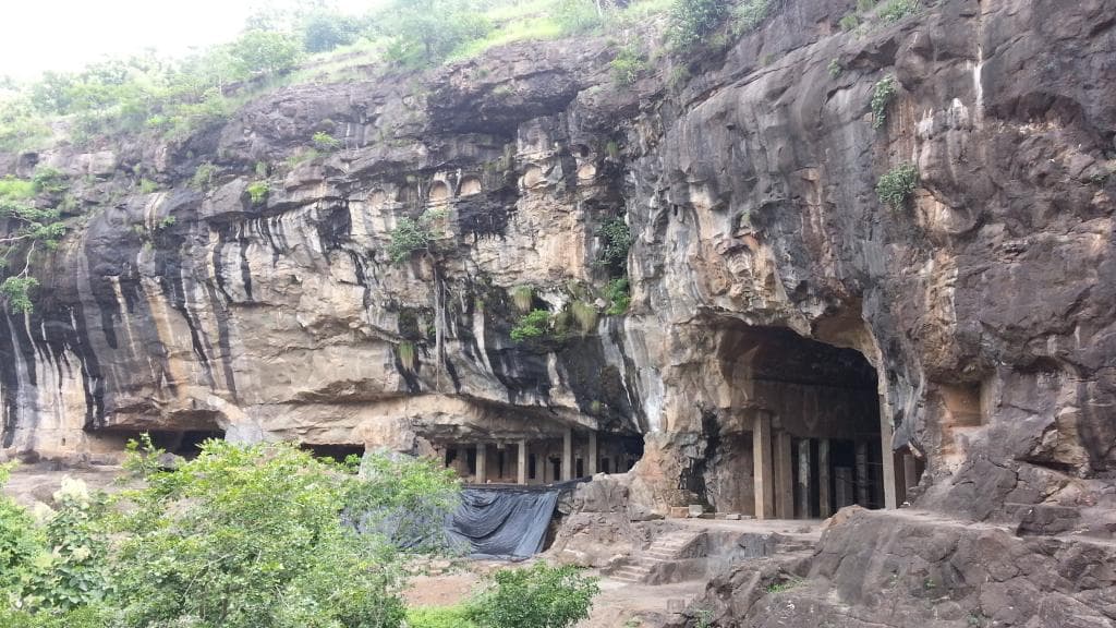 pitalkhora caves