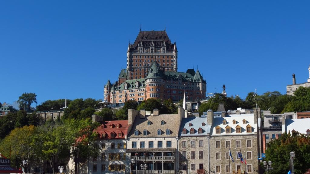 Chateau Frontenac vu du quai du Louis-Joliet