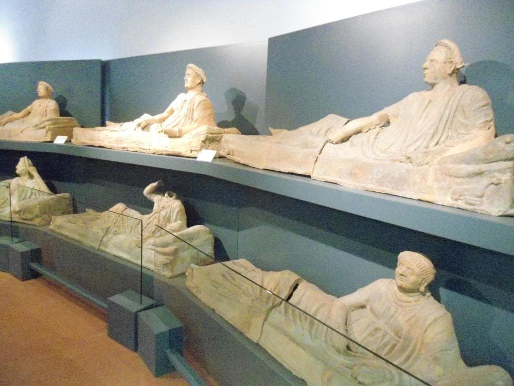 Coiperchi di sarcofagi