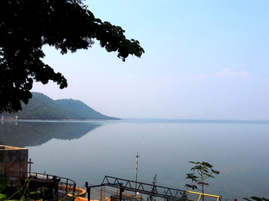 View of Khindsi Lake from the shore