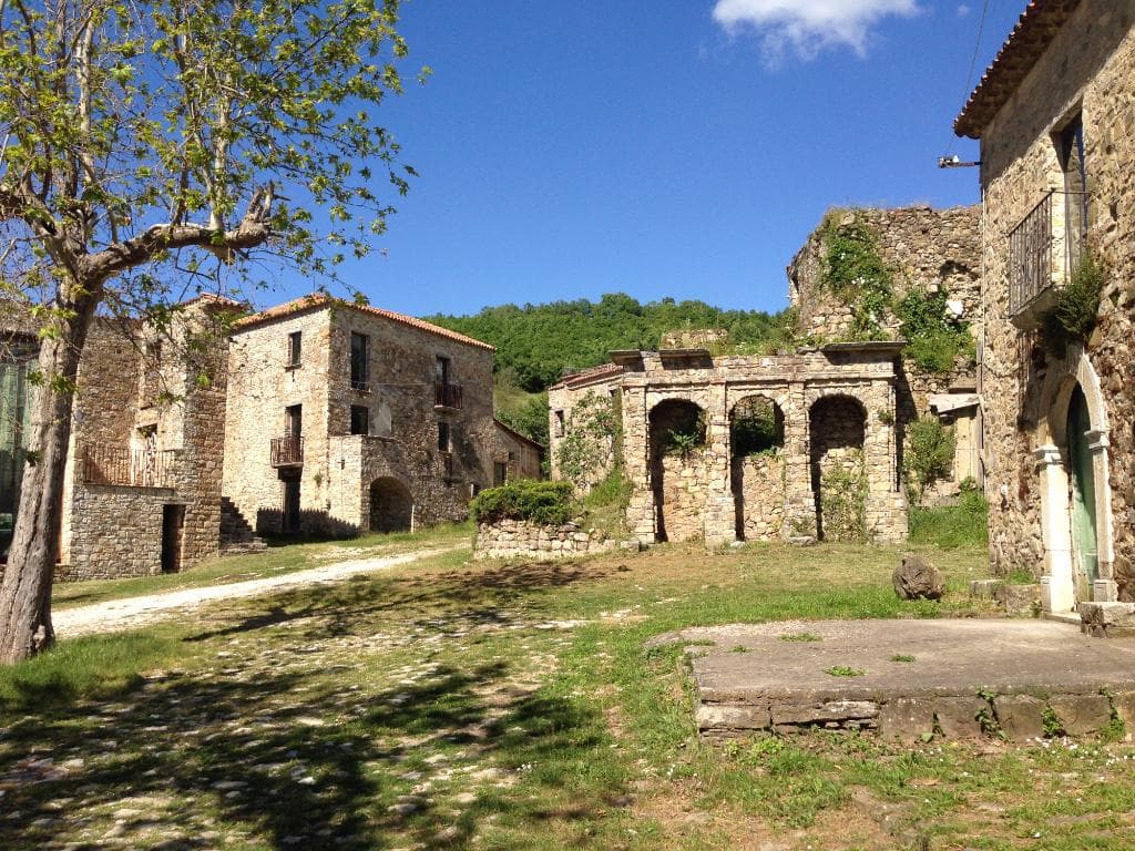 Roscigno vecchia