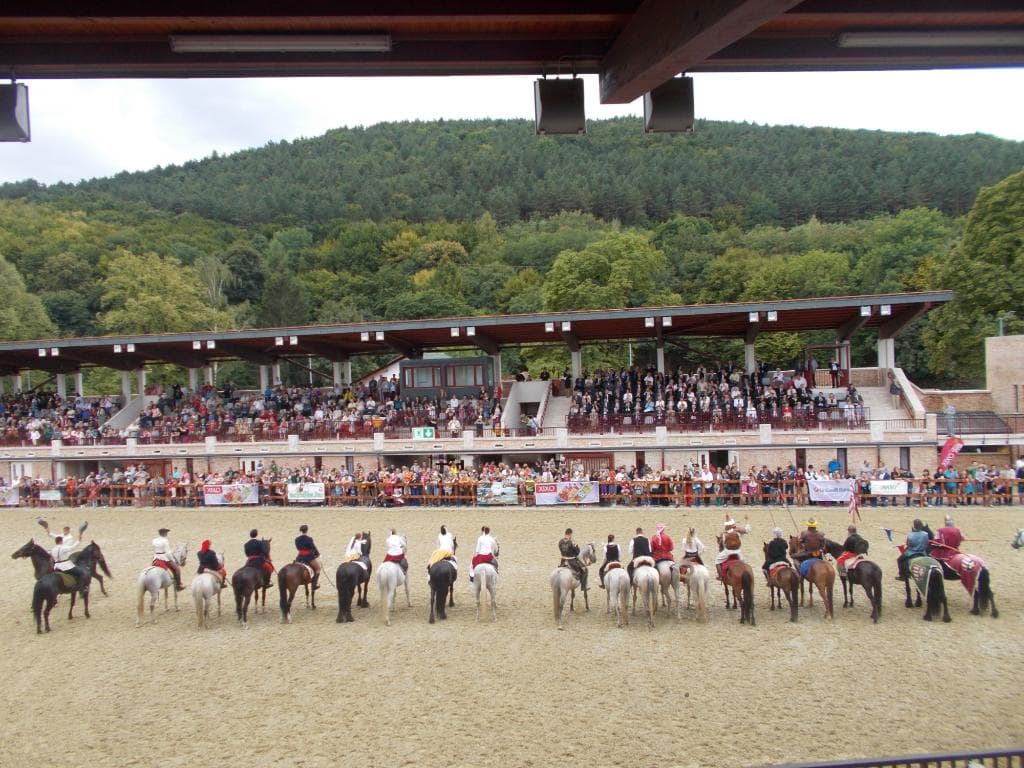 Lovagi Tornák Tere megnyitó