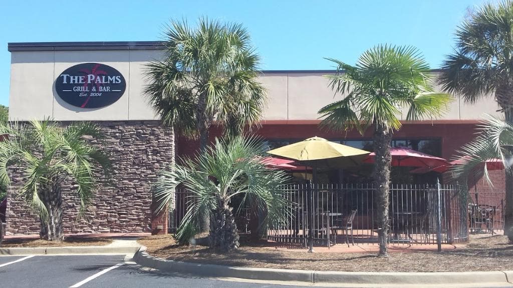 The front area with outdoor seating