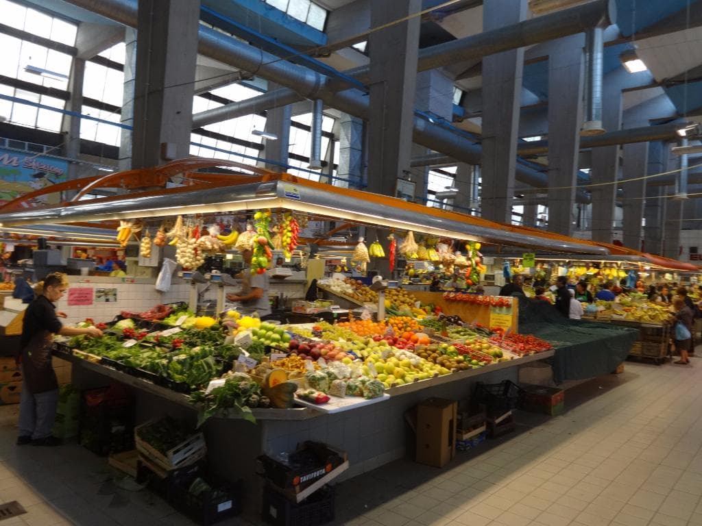 Внутри рынка