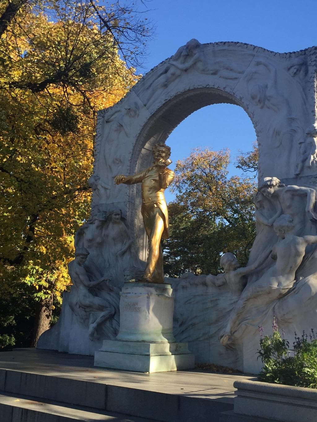 Strauss Monument
