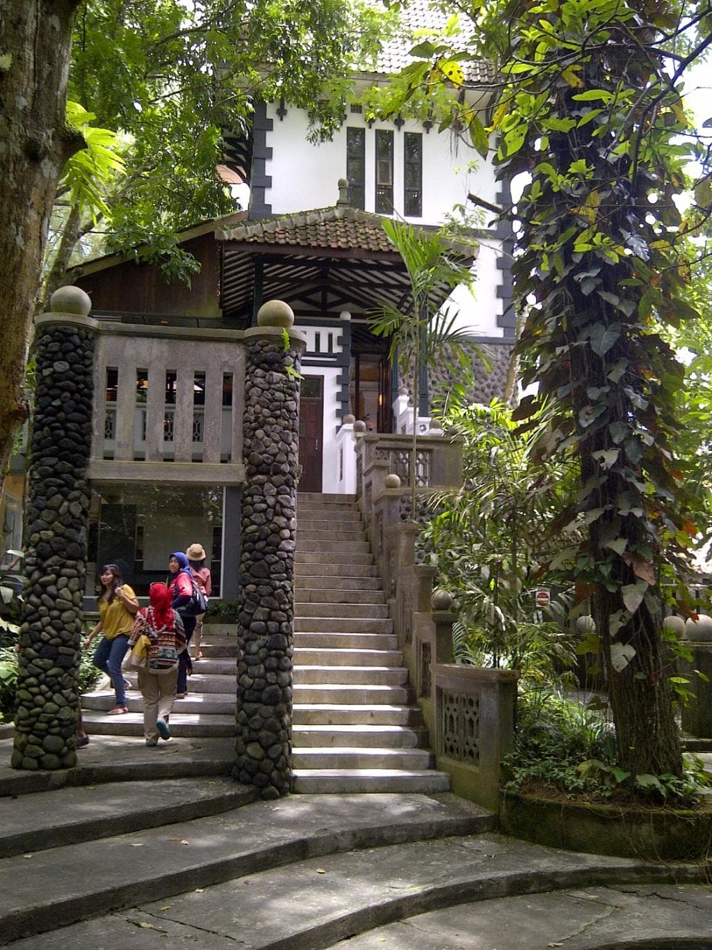 Ullen Sentalu, Kaliurang, Yogyakarta