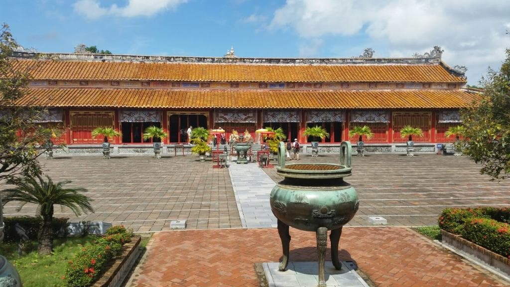 Nine Dynastic Urns