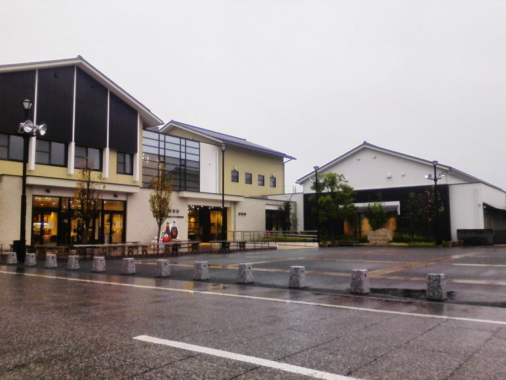 両替商のOKBはレトロ感たっぷり