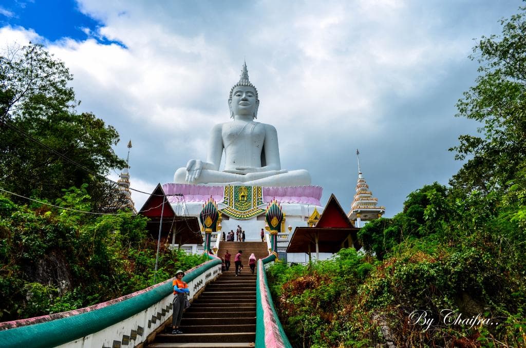 Wat Phra Bat Nam Phu
