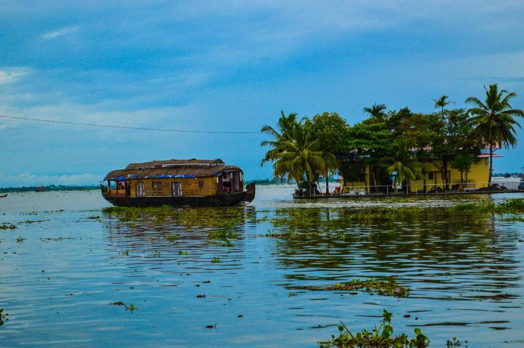 Kerala, Punnamada Beauty