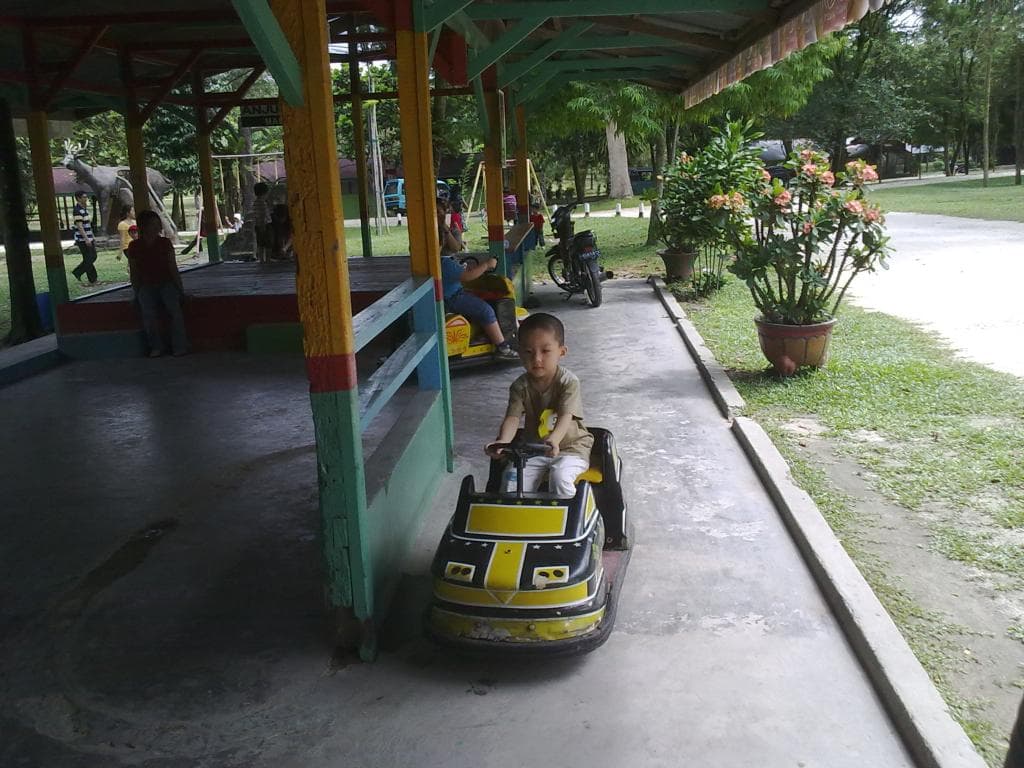 Bom Bom Car Alam Mayang