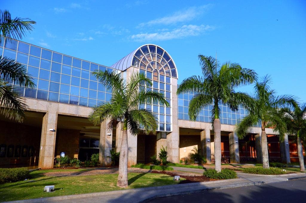 Um Visual belo, visto de longe.