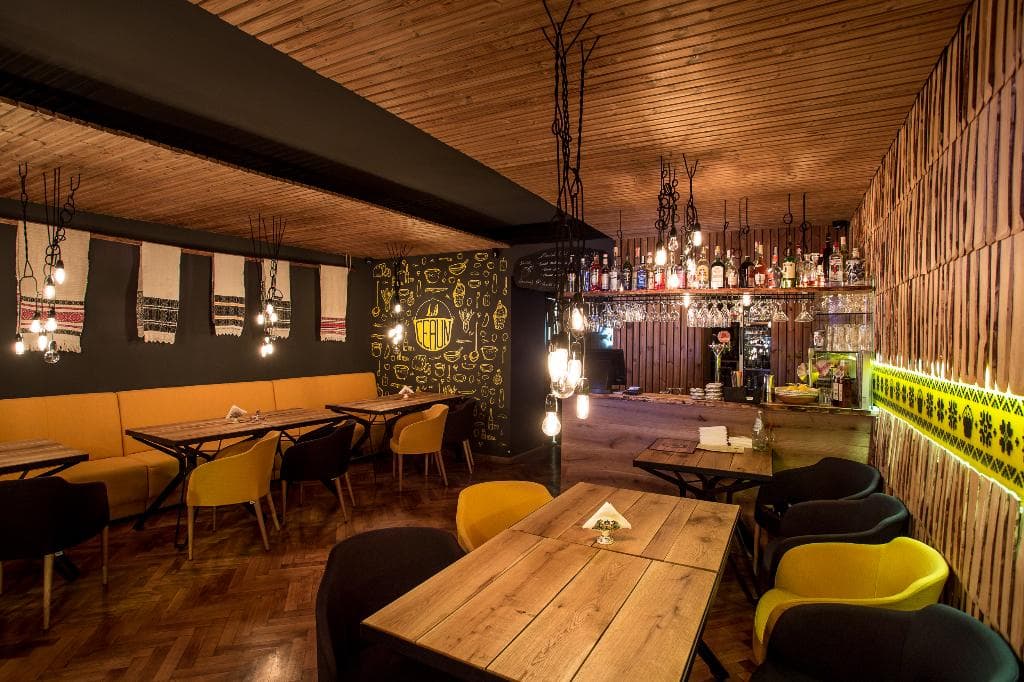 A glimpse of the traditional interior design of La Ceaun Tihnit