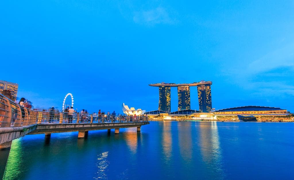 Stroll and People-Watch at Marina Bay