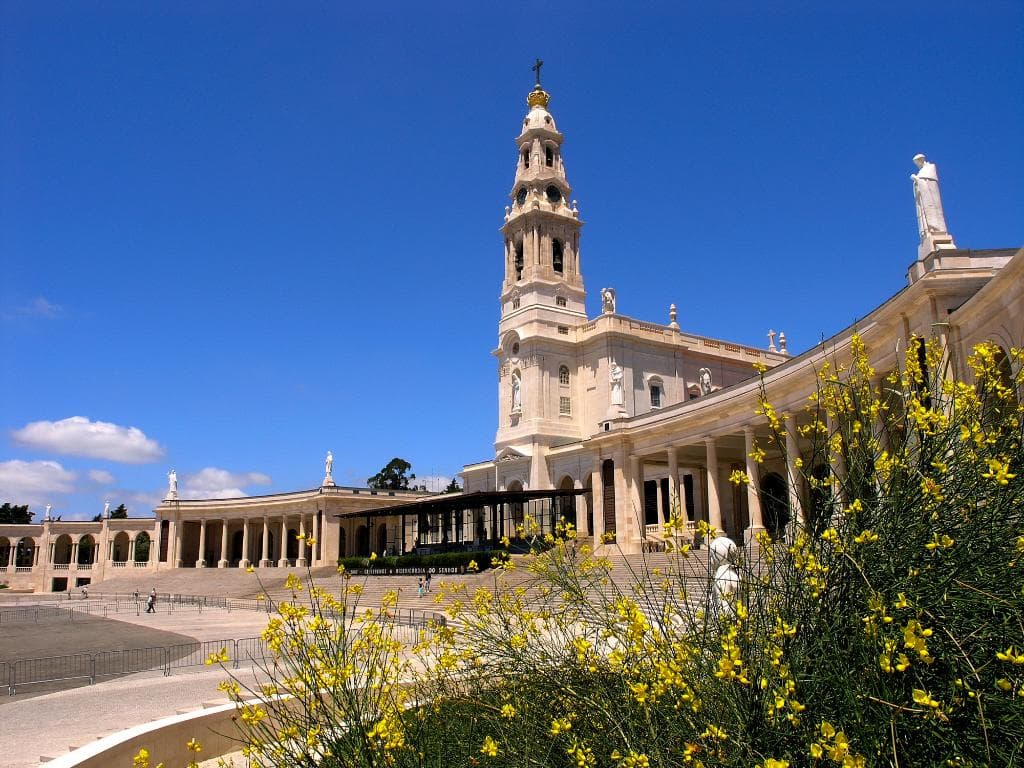 Basílica de Nossa Senhora do Rosário de Fátima   Portugal