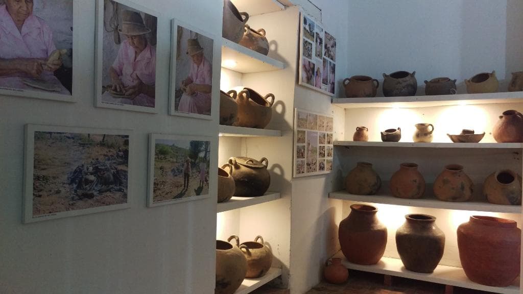 Proceso artesanal trabajo del barro