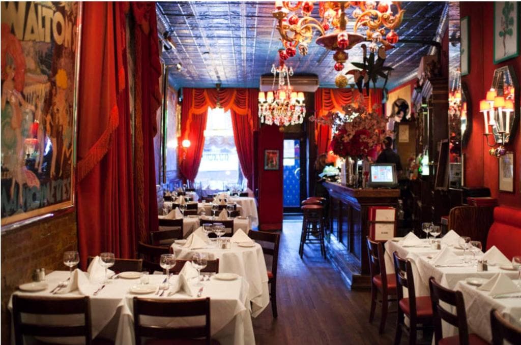 Look at this beautiful little gem of a restaurant!!