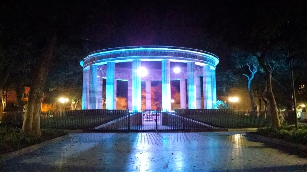 Gran Rotonda bella de noche