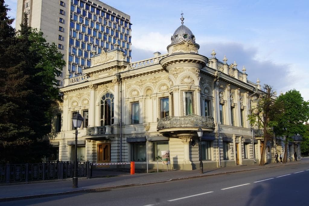 Дом Ушковой - вид с ул.Кремлевской