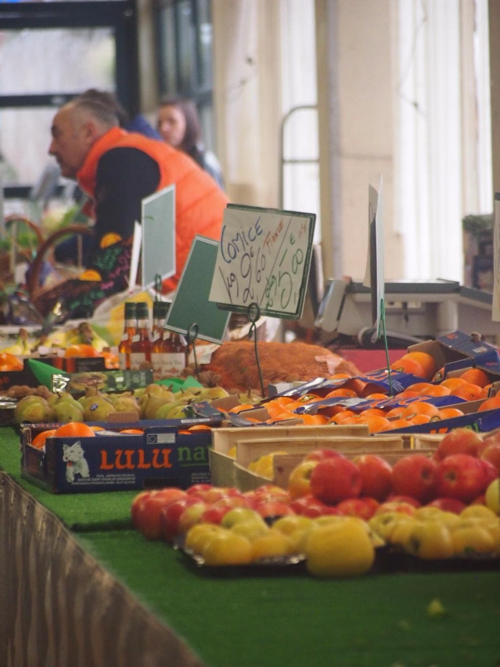 inside the marche