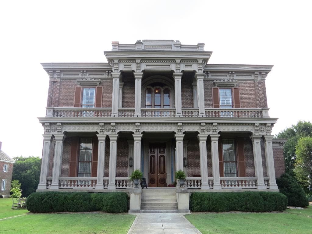 Two Rivers Mansion