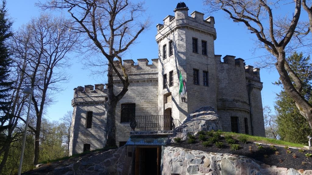 Glehn Castle