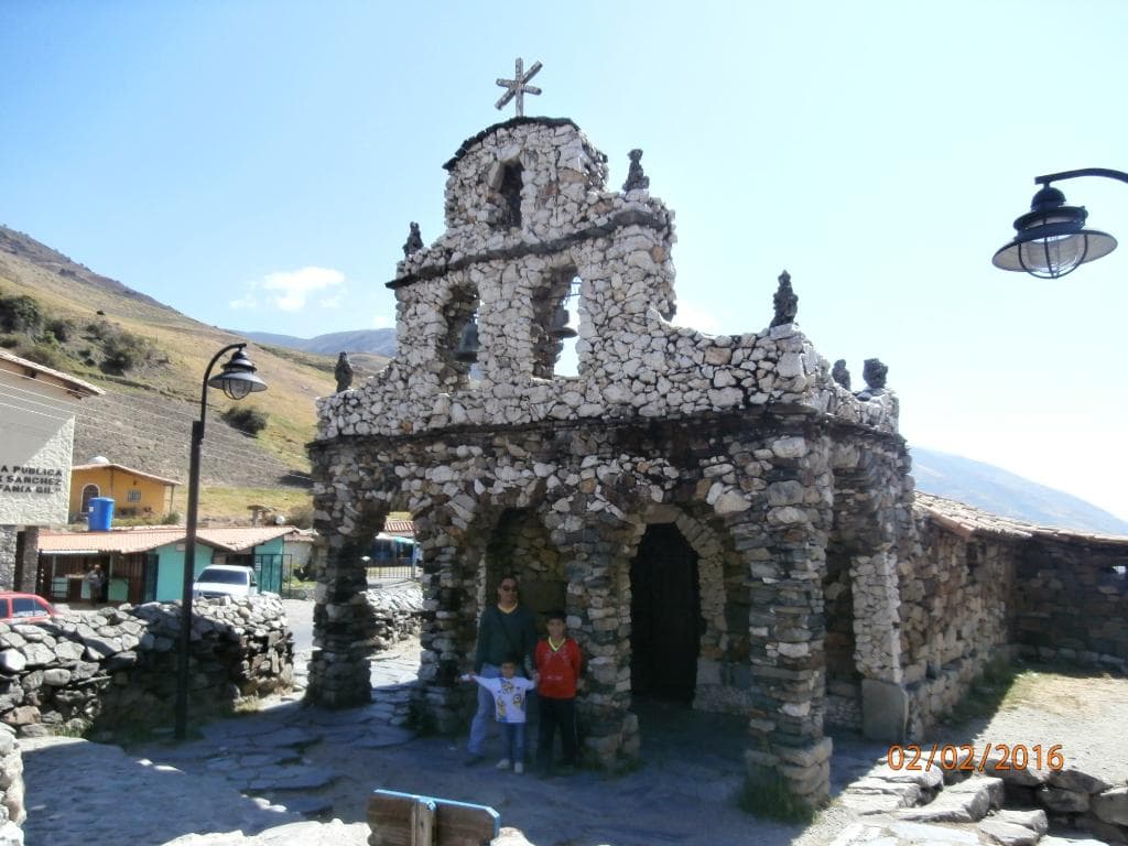 CAPILLA DE PIEDRA JUAN FELIX SANCHEZ