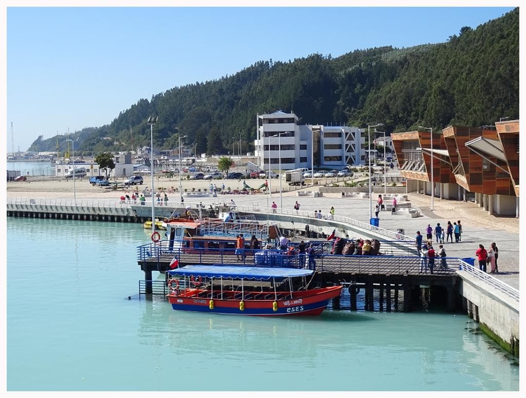 Vista de la terminal pesquera y restaurant