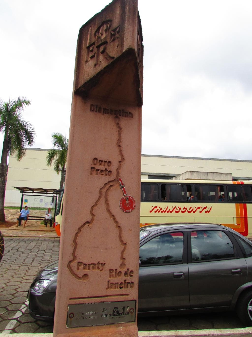 Caminho dos Diamantes - marco da Estrada Real em Mariana