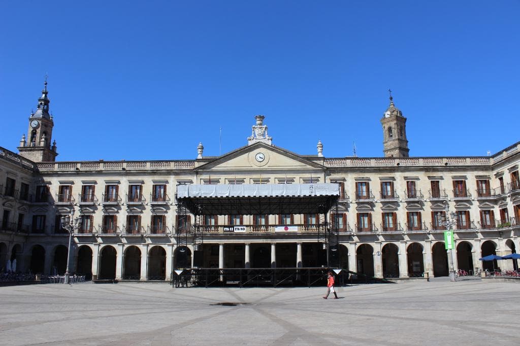 Plaza de España Plaza Nueva