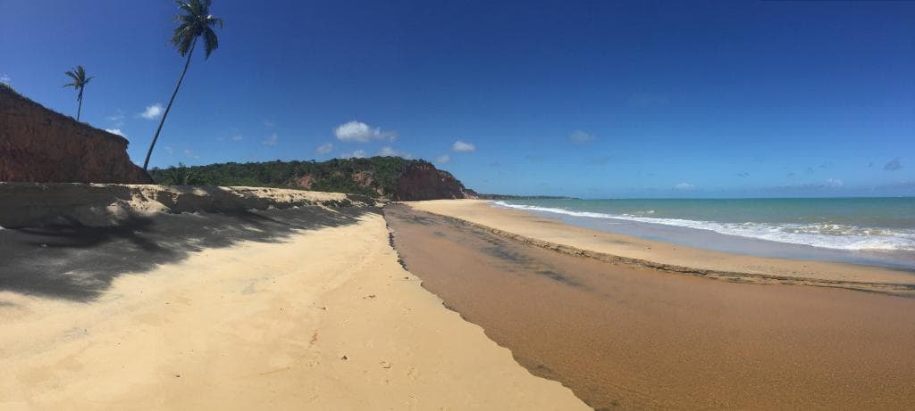Vista da praia e rio Japara Mirim