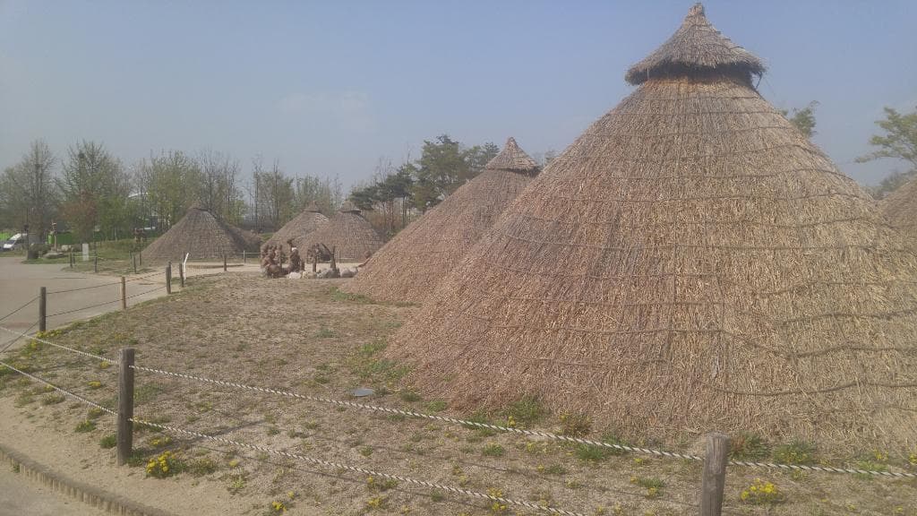 Amsa-dong Prehistoric Settlement Site Seoul