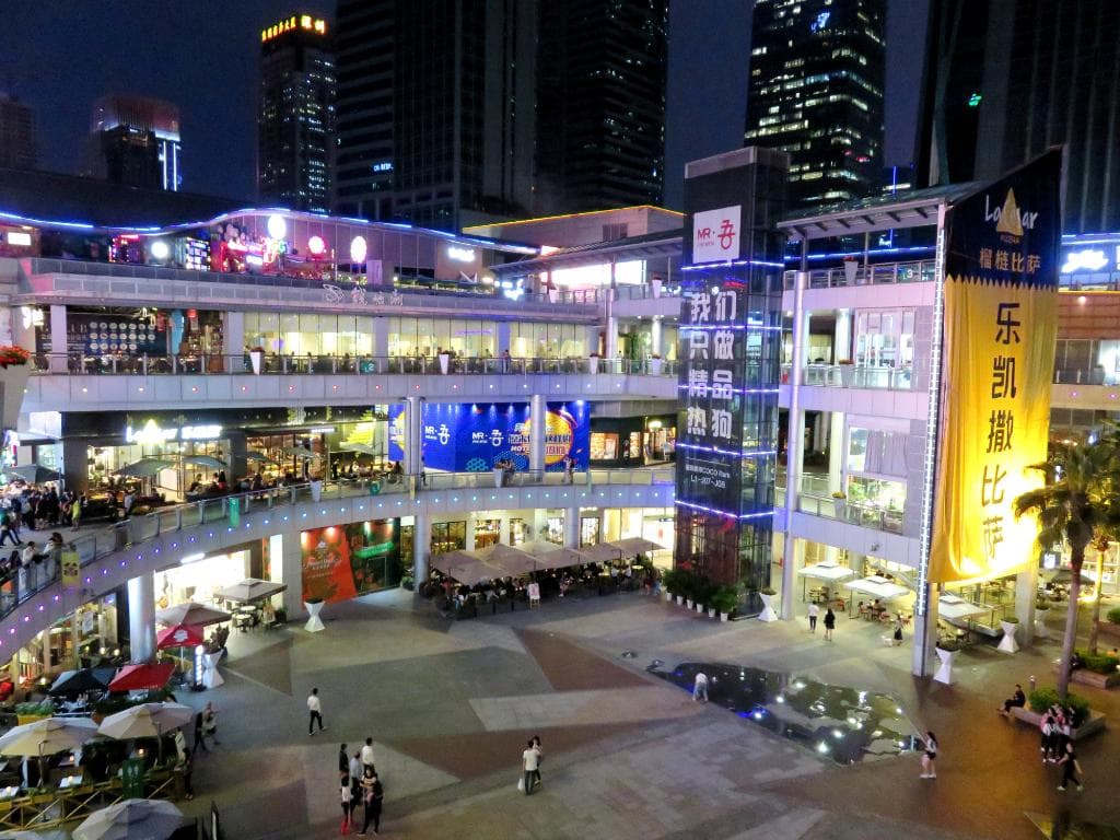 Coco Park is a fresh and modern place to kill some time (18/Apr/16).