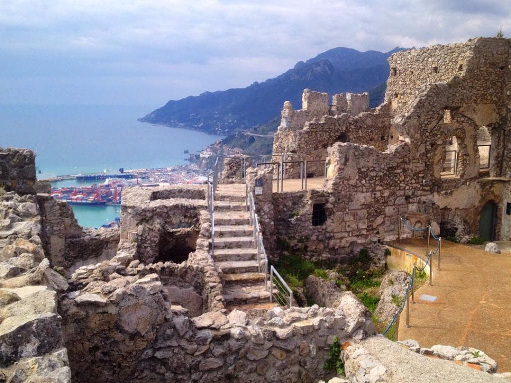 Il Castello Arechi di Salerno è un castello medievale, situato ad un'altezza di circa 300 metri 