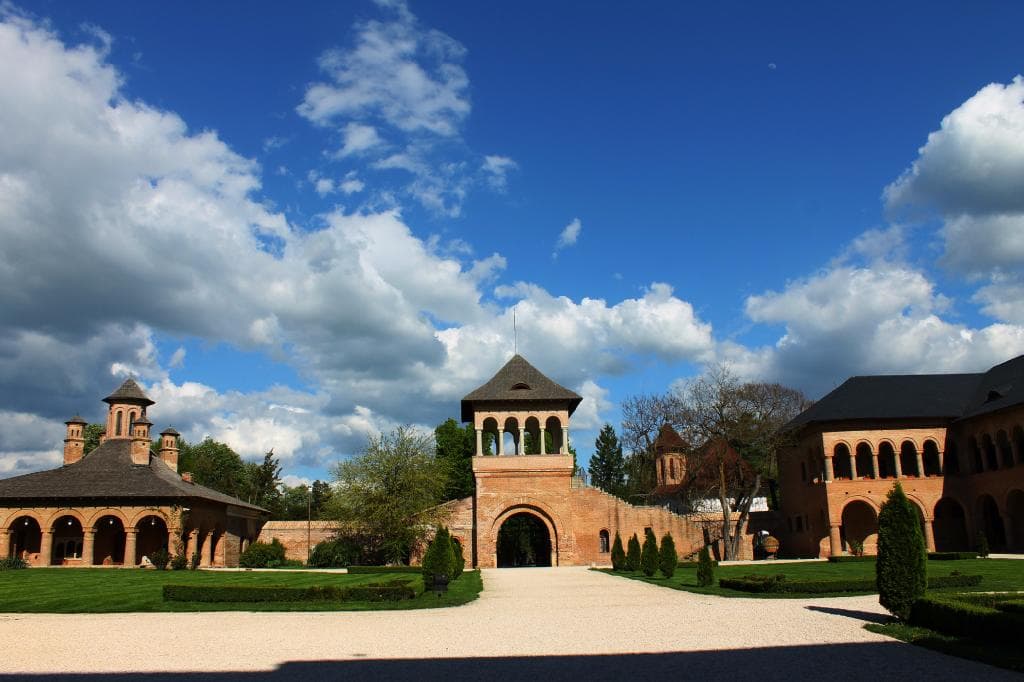 le mura e l'ingresso al parco