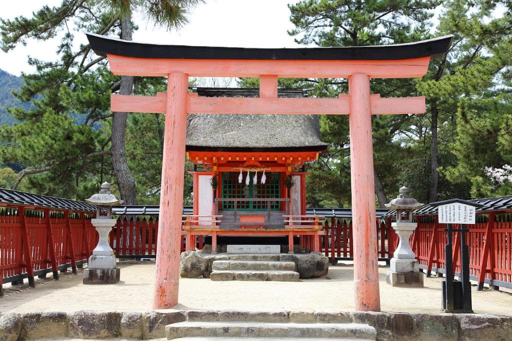 鳥居　