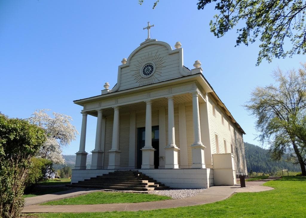 The mission's edifice.