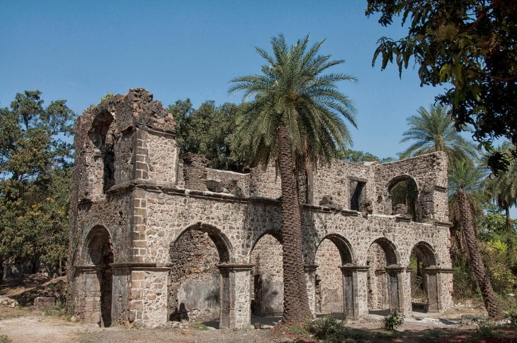 a small piece of construction in the territory of the fort...