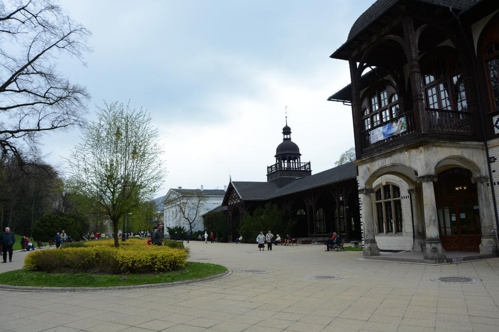The park around the walking hall and punp room