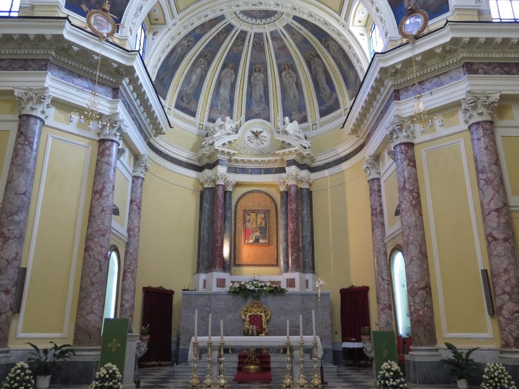 Алтарь и апсида