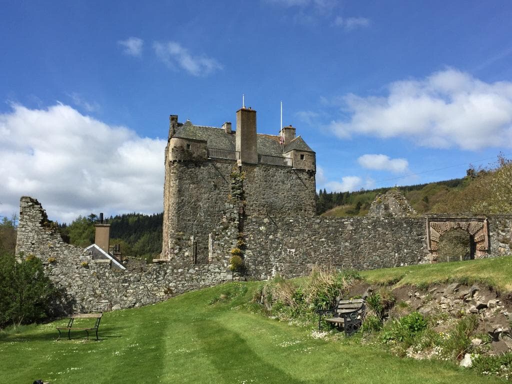 Neidpath Castle