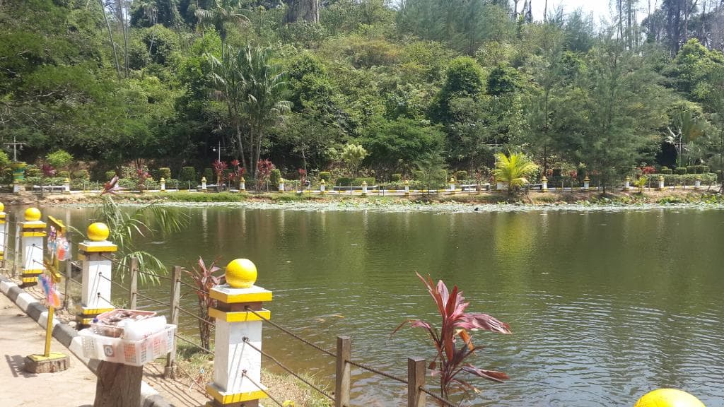 Taman Rusa Sekupang