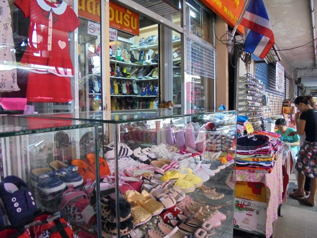 หลากลายสินค้าให้เลือกสรร