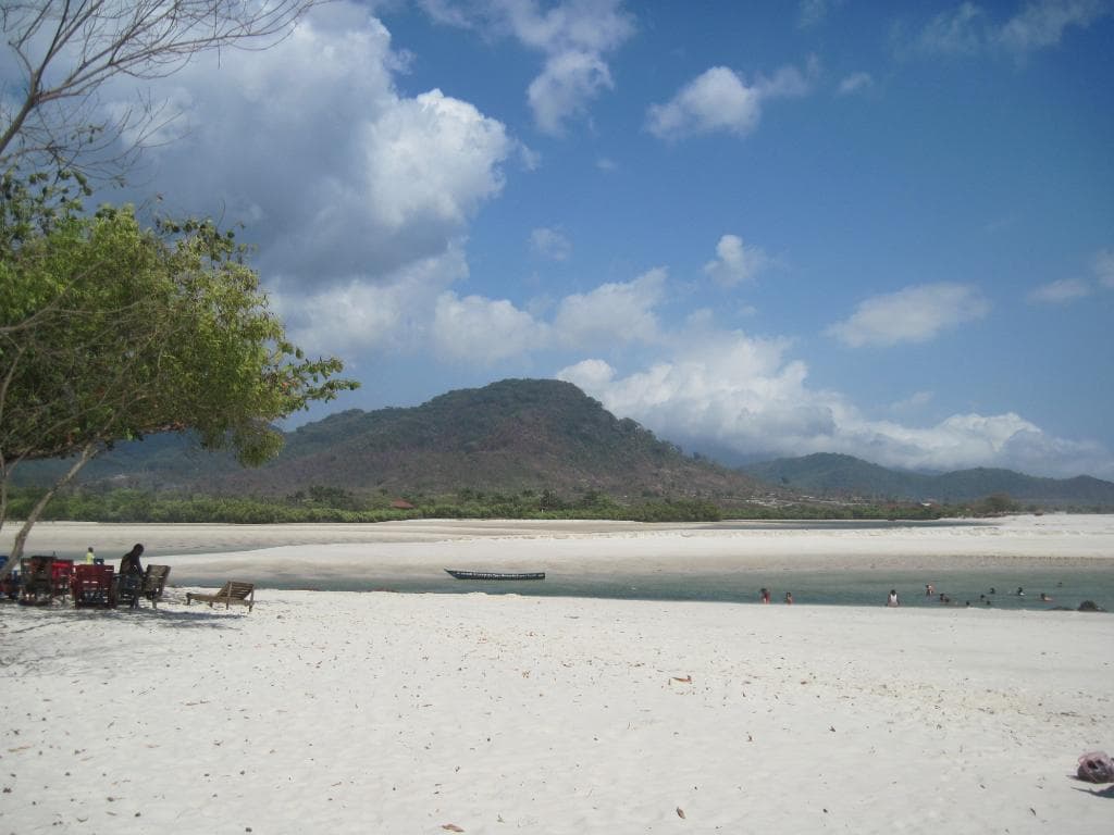River No2 Beach 40 minutes from Freetown