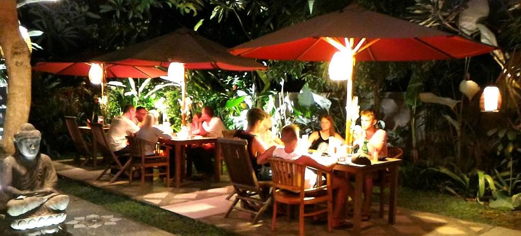 dine in candidasa go to warung lu putu