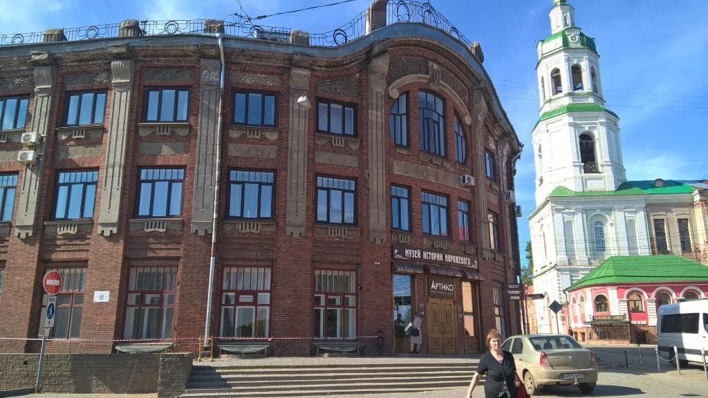 Музей истории мороженнгого - угол ул. Спасская и Казанская